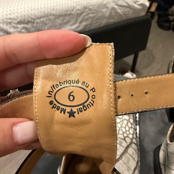 Elegant Crocodile John Fluevog - Picture 8 of 9